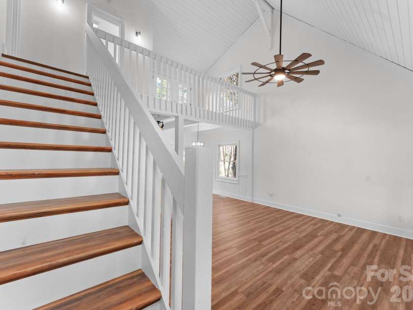 15 Glory Road, Franklin, NC 28734.  MLS# CAR4334665, YatesRealty ID 2610. 