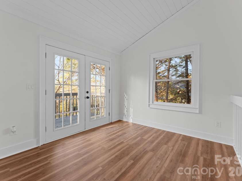 15 Glory Road, Franklin, NC 28734.  MLS# CAR4334665, YatesRealty ID 2610. 