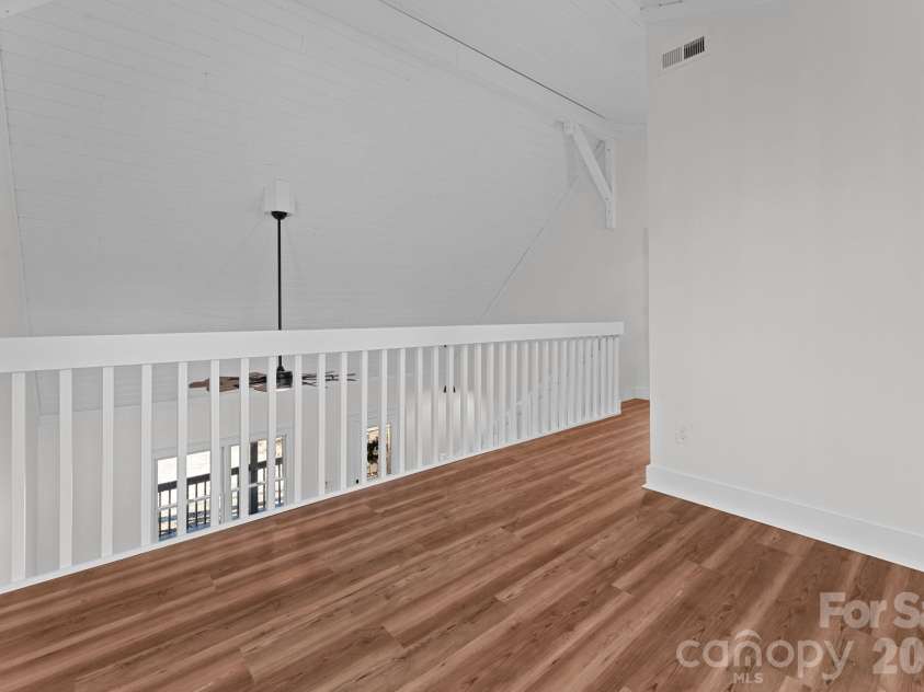 15 Glory Road, Franklin, NC 28734.  MLS# CAR4334665, YatesRealty ID 2610. 