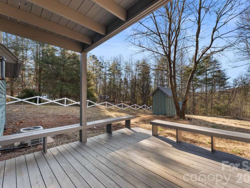 15 Glory Road, Franklin, NC 28734.  MLS# CAR4334665, YatesRealty ID 2610. 