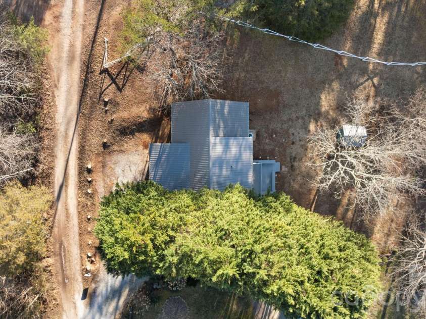 15 Glory Road, Franklin, NC 28734.  MLS# CAR4334665, YatesRealty ID 2610. 