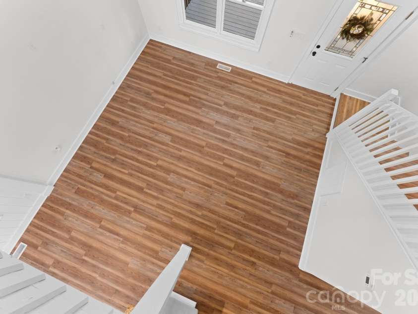 15 Glory Road, Franklin, NC 28734.  MLS# CAR4334665, YatesRealty ID 2610. Loft area