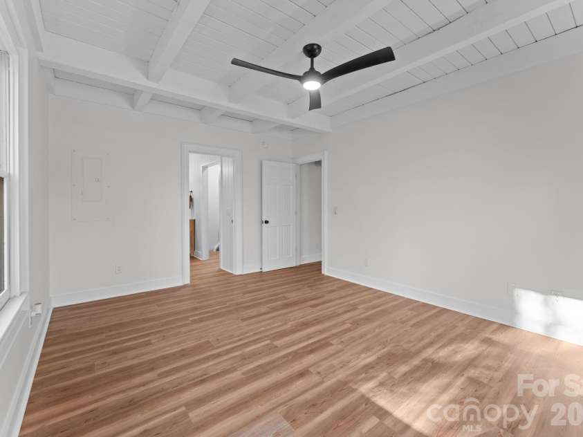 15 Glory Road, Franklin, NC 28734.  MLS# CAR4334665, YatesRealty ID 2610. Primary Bedroom