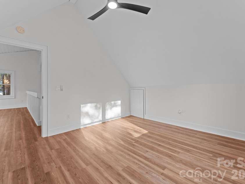 15 Glory Road, Franklin, NC 28734.  MLS# CAR4334665, YatesRealty ID 2610. Upstairs Bedroom