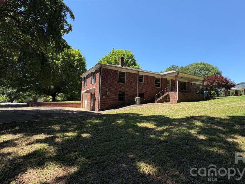 150 31st Avenue, Hickory, NC 28601.  MLS# CAR4389566, YatesRealty ID 2610. 