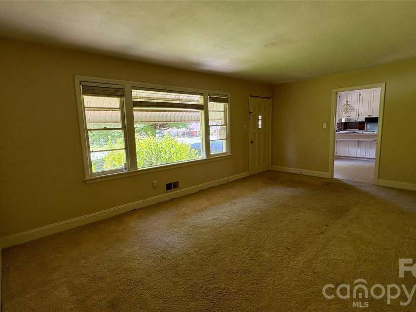150 31st Avenue, Hickory, NC 28601.  MLS# CAR4389566, YatesRealty ID 2610. 