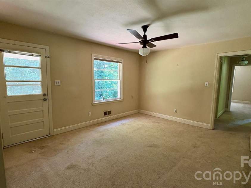 150 31st Avenue, Hickory, NC 28601.  MLS# CAR4389566, YatesRealty ID 2610. 