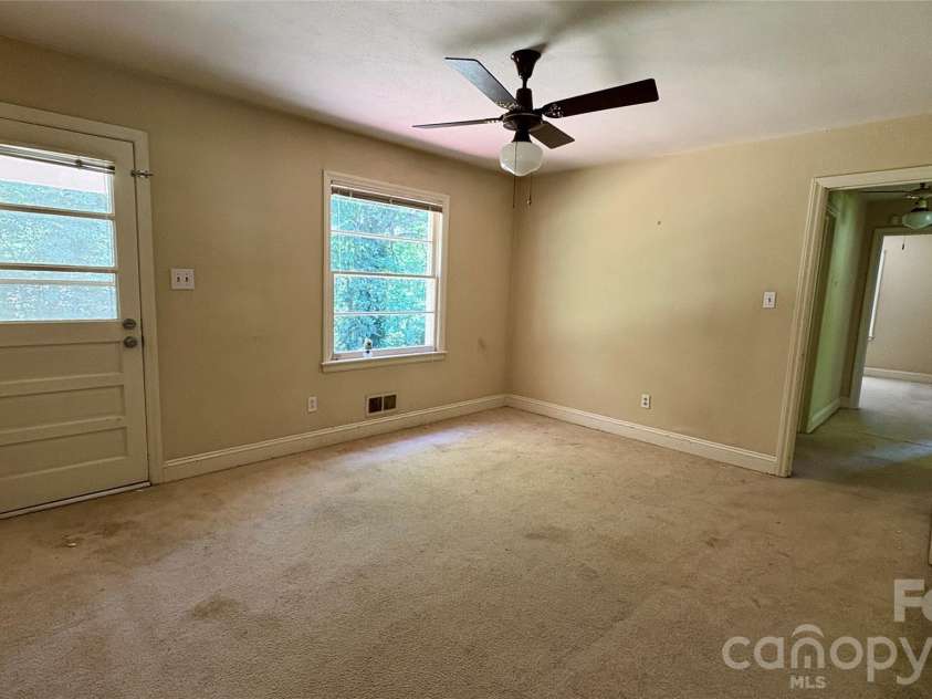 150 31st Avenue, Hickory, NC 28601.  MLS# CAR4389566, YatesRealty ID 2610. 