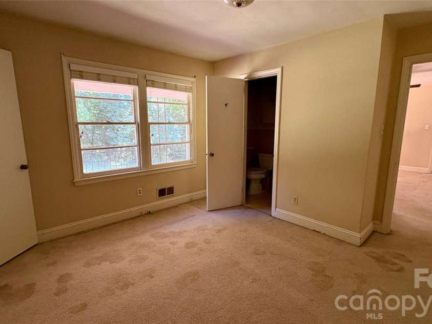 150 31st Avenue, Hickory, NC 28601.  MLS# CAR4389566, YatesRealty ID 2610. 