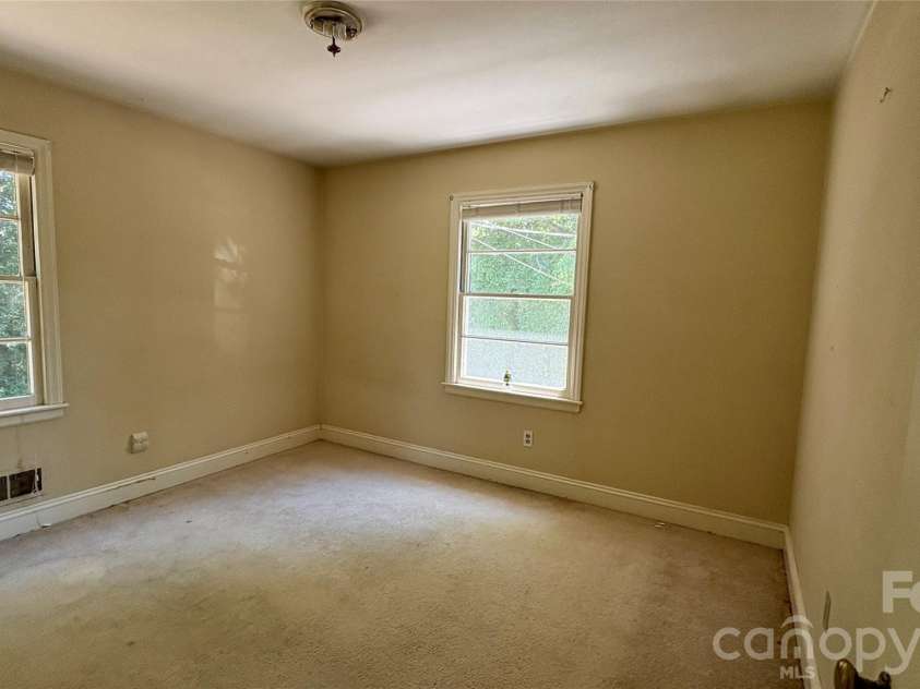 150 31st Avenue, Hickory, NC 28601.  MLS# CAR4389566, YatesRealty ID 2610. 