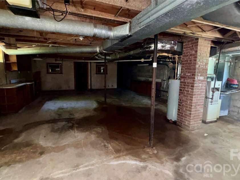 150 31st Avenue, Hickory, NC 28601.  MLS# CAR4389566, YatesRealty ID 2610. 