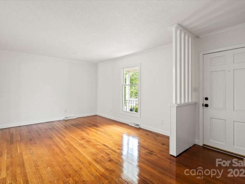 1512 Anthony Drive, Gastonia, NC 28052.  MLS# CAR4268994, YatesRealty ID 26100. 