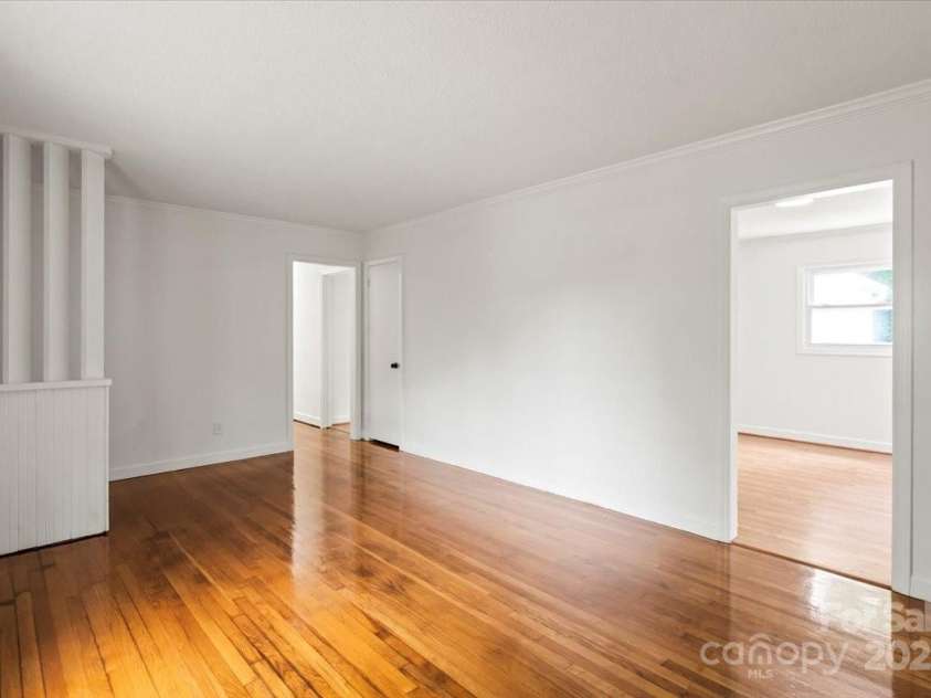 1512 Anthony Drive, Gastonia, NC 28052.  MLS# CAR4268994, YatesRealty ID 26100. 