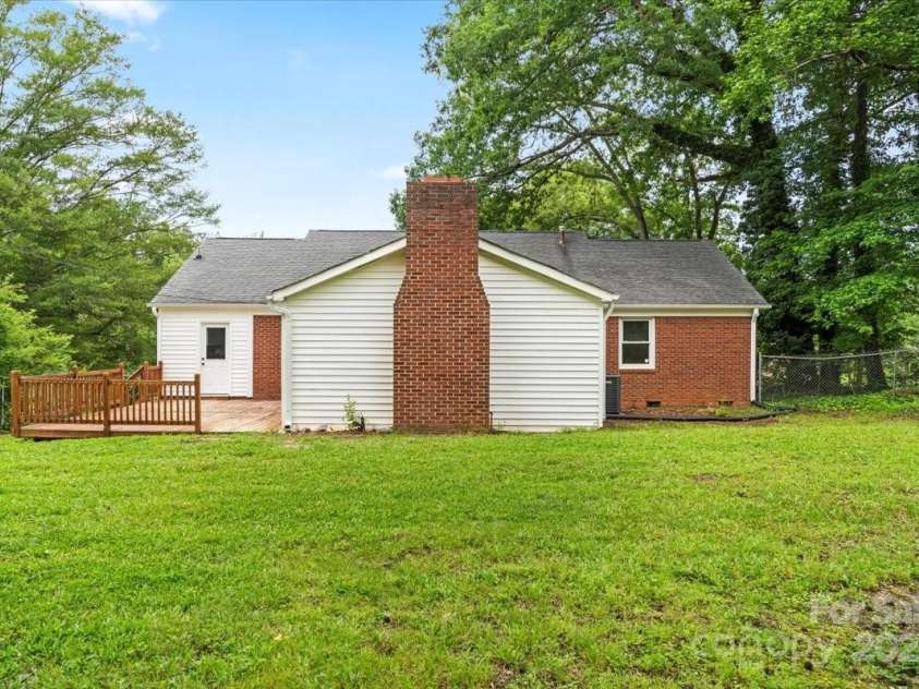 1512 Anthony Drive, Gastonia, NC 28052.  MLS# CAR4268994, YatesRealty ID 26100. 