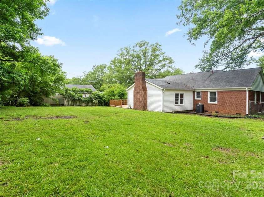 1512 Anthony Drive, Gastonia, NC 28052.  MLS# CAR4268994, YatesRealty ID 26100. 