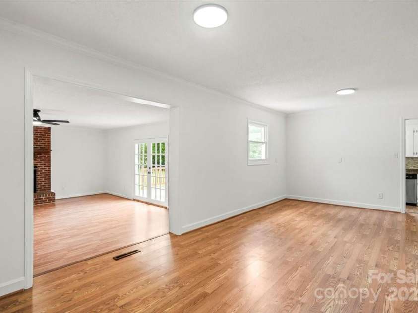 1512 Anthony Drive, Gastonia, NC 28052.  MLS# CAR4268994, YatesRealty ID 26100. 