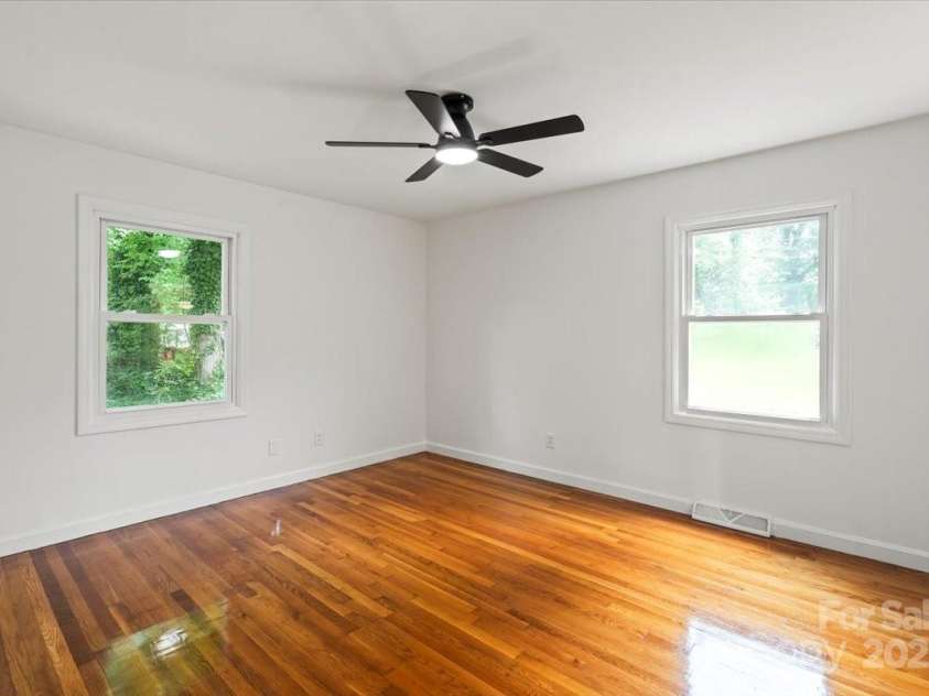 1512 Anthony Drive, Gastonia, NC 28052.  MLS# CAR4268994, YatesRealty ID 26100. 