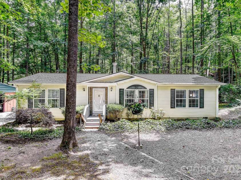 20 Jessica Lane, Barnardsville, NC 28709.  MLS# CAR4274665, YatesRealty ID 26101. 