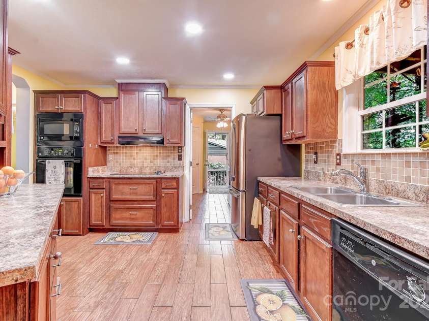 20 Jessica Lane, Barnardsville, NC 28709.  MLS# CAR4274665, YatesRealty ID 26101. 