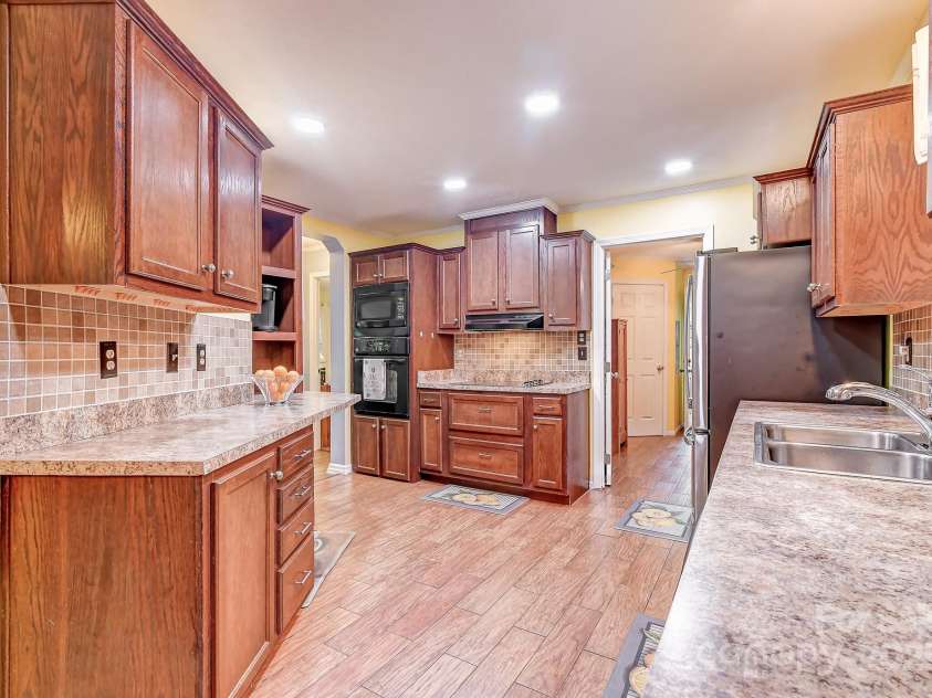 20 Jessica Lane, Barnardsville, NC 28709.  MLS# CAR4274665, YatesRealty ID 26101. 