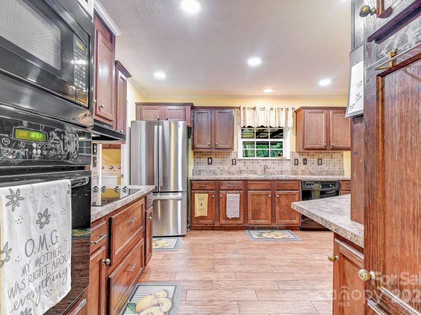20 Jessica Lane, Barnardsville, NC 28709.  MLS# CAR4274665, YatesRealty ID 26101. 