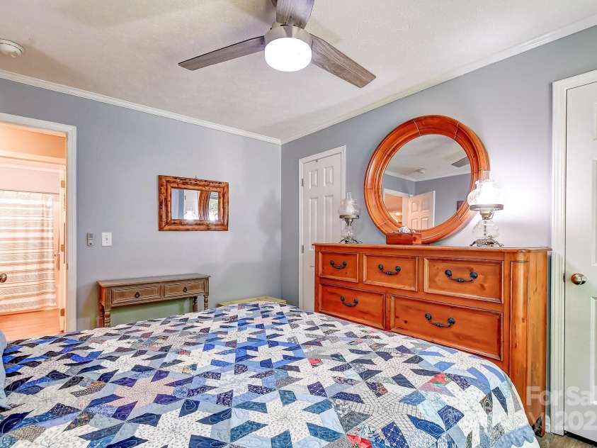 20 Jessica Lane, Barnardsville, NC 28709.  MLS# CAR4274665, YatesRealty ID 26101. 