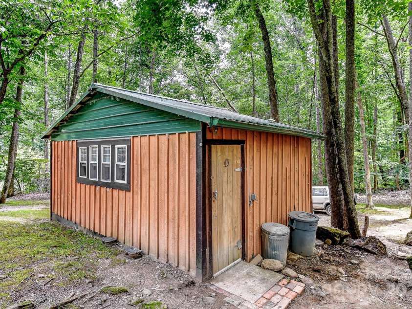 20 Jessica Lane, Barnardsville, NC 28709.  MLS# CAR4274665, YatesRealty ID 26101. 