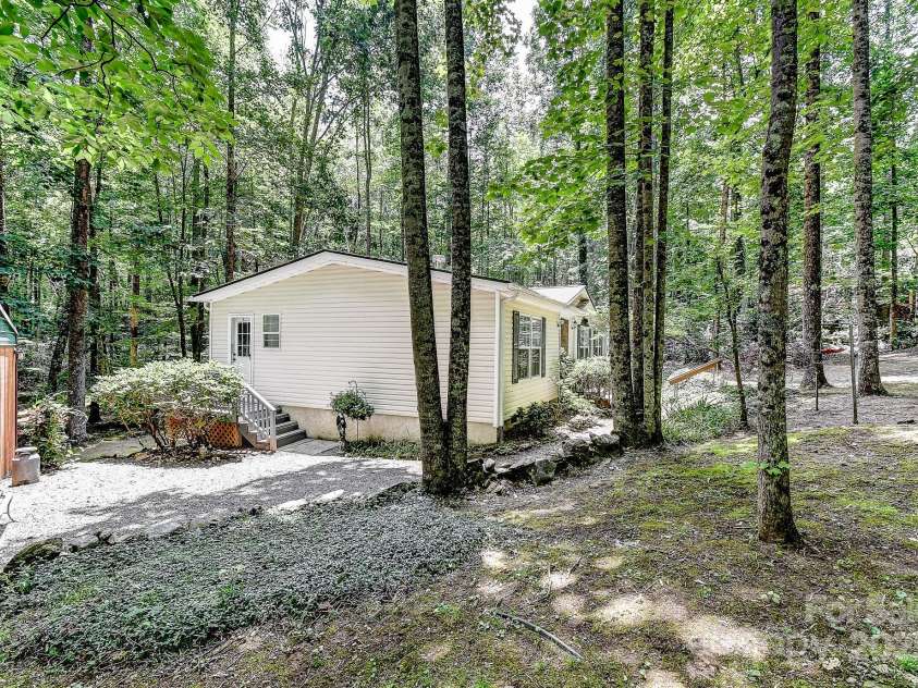 20 Jessica Lane, Barnardsville, NC 28709.  MLS# CAR4274665, YatesRealty ID 26101. 