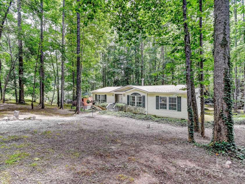 20 Jessica Lane, Barnardsville, NC 28709.  MLS# CAR4274665, YatesRealty ID 26101. 