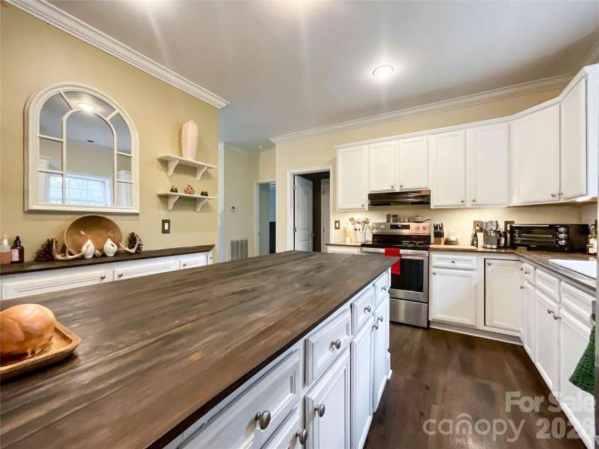 5507 Rocky River Road, Monroe, NC 28112.  MLS# CAR4386019, YatesRealty ID 26102. 