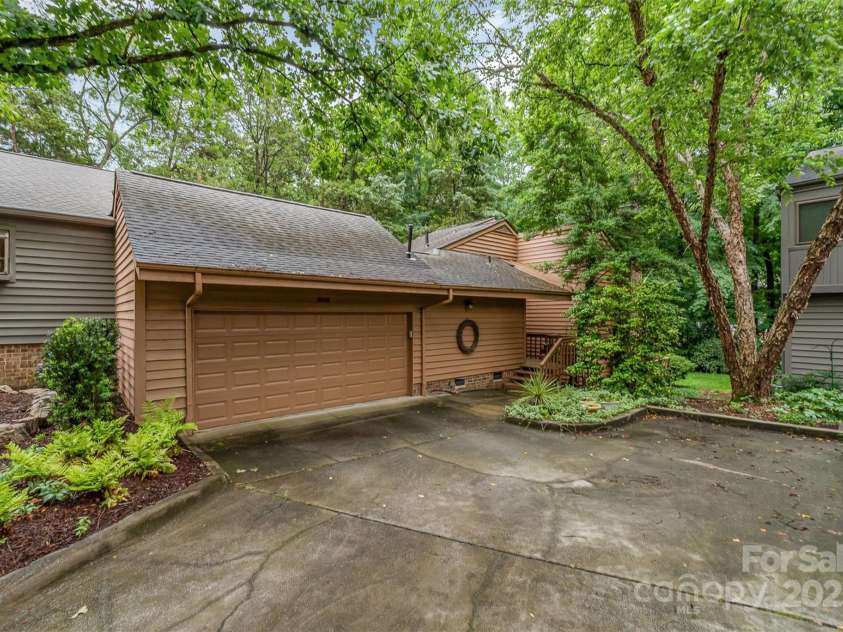 8968 St Croix Lane, Charlotte, NC 28277.  MLS# CAR4264693, YatesRealty ID 26102. 