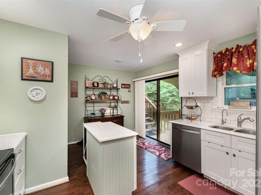 8968 St Croix Lane, Charlotte, NC 28277.  MLS# CAR4264693, YatesRealty ID 26102. 
