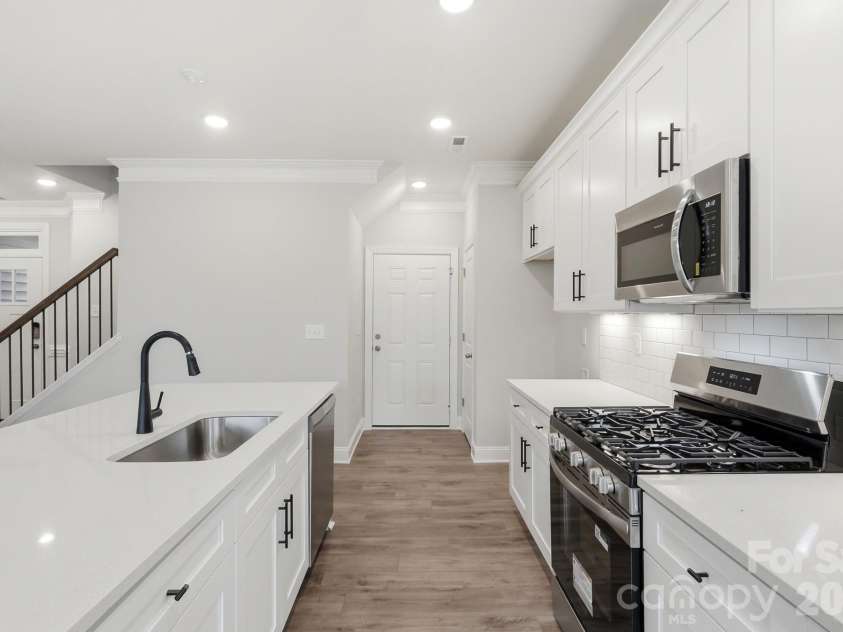 114 Pointer Trail, Troutman, NC 28166.  MLS# CAR4387480, YatesRealty ID 26103. Kitchen