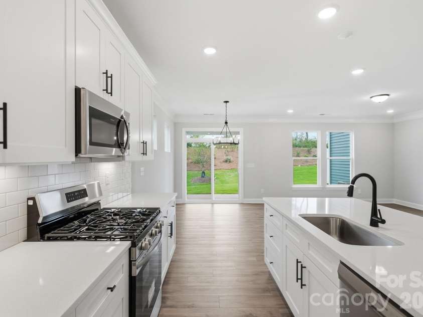 114 Pointer Trail, Troutman, NC 28166.  MLS# CAR4387480, YatesRealty ID 26103. Kitchen