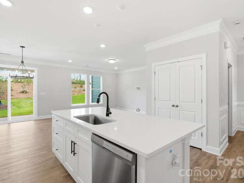114 Pointer Trail, Troutman, NC 28166.  MLS# CAR4387480, YatesRealty ID 26103. Kitchen