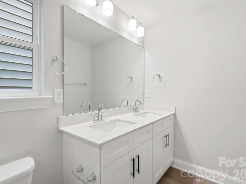 114 Pointer Trail, Troutman, NC 28166.  MLS# CAR4387480, YatesRealty ID 26103. Primary Bathroom