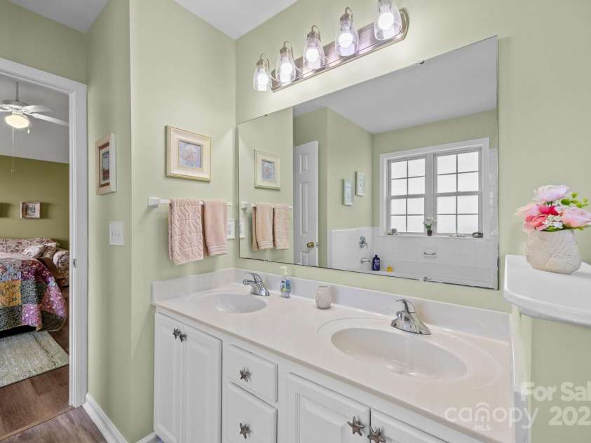 296 Planters Creek Road, Fletcher, NC 28732.  MLS# CAR4258283, YatesRealty ID 26103. 