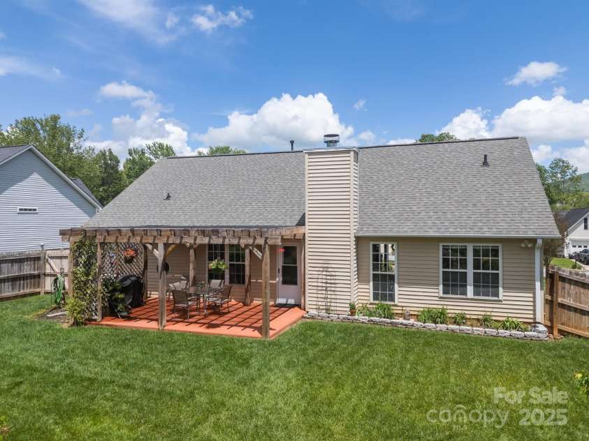 296 Planters Creek Road, Fletcher, NC 28732.  MLS# CAR4258283, YatesRealty ID 26103. 