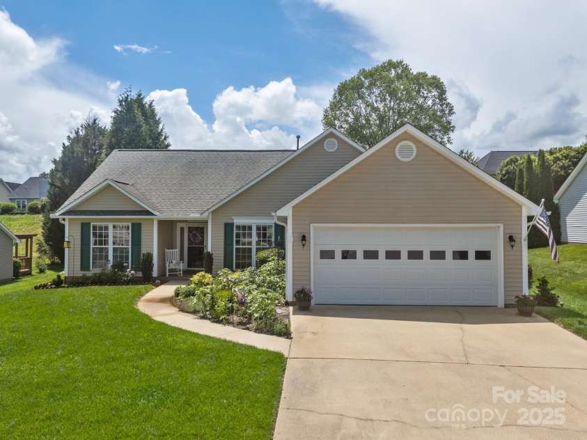 296 Planters Creek Road, Fletcher, NC 28732.  MLS# CAR4258283, YatesRealty ID 26103. 