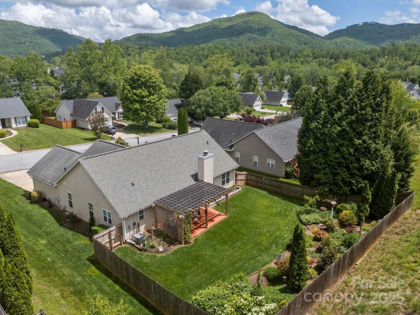 296 Planters Creek Road, Fletcher, NC 28732.  MLS# CAR4258283, YatesRealty ID 26103. 