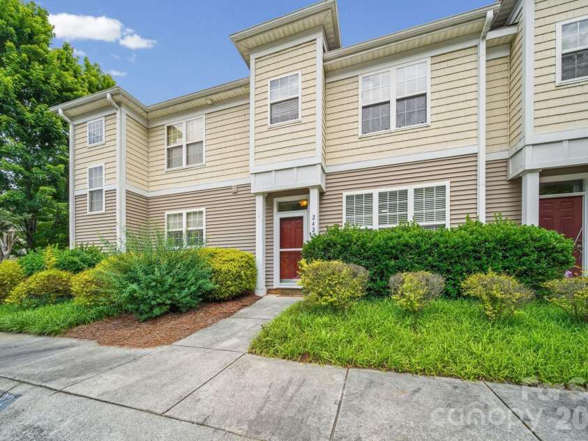 2422 Loch Stone Drive, Gastonia, NC 28054.  MLS# CAR4387463, YatesRealty ID 26104. 