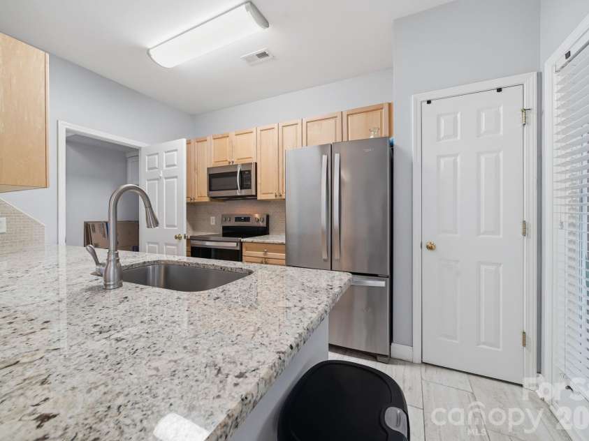 2422 Loch Stone Drive, Gastonia, NC 28054.  MLS# CAR4387463, YatesRealty ID 26104. 