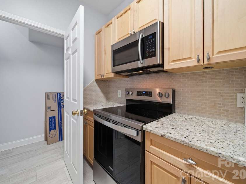 2422 Loch Stone Drive, Gastonia, NC 28054.  MLS# CAR4387463, YatesRealty ID 26104. 