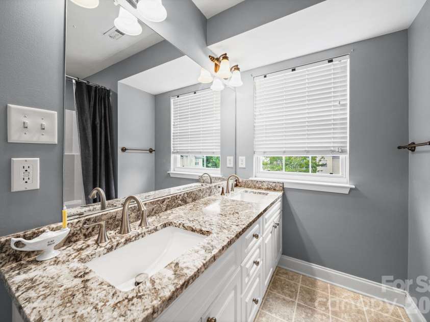2422 Loch Stone Drive, Gastonia, NC 28054.  MLS# CAR4387463, YatesRealty ID 26104. 