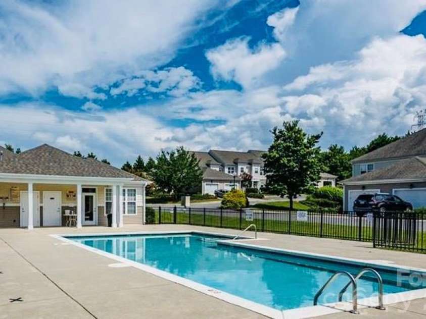 2422 Loch Stone Drive, Gastonia, NC 28054.  MLS# CAR4387463, YatesRealty ID 26104. 