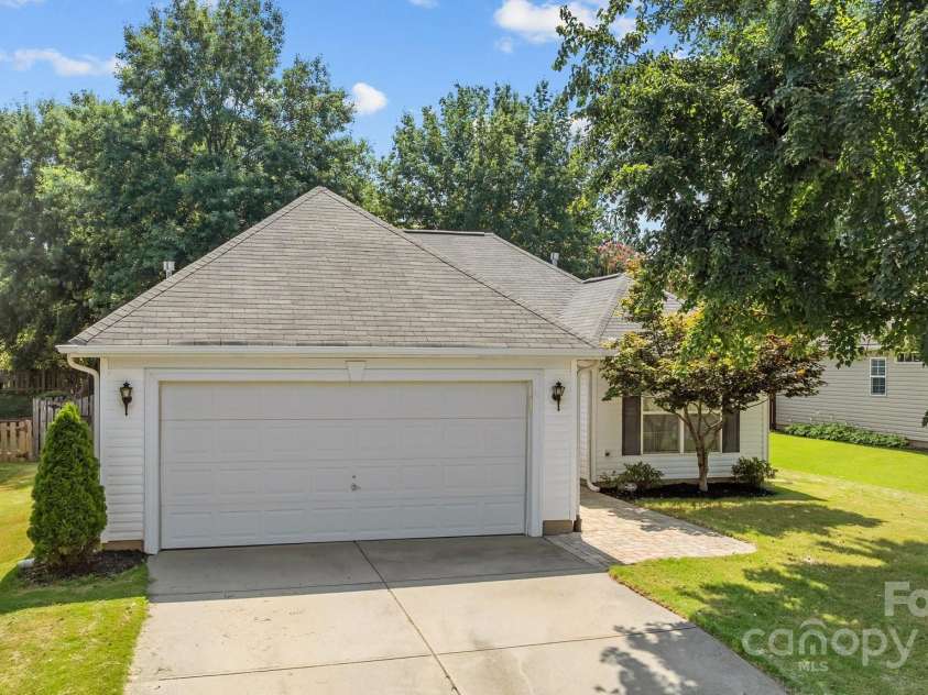 8341 Chatsworth Drive, Indian Land, SC 29707.  MLS# CAR4279827, YatesRealty ID 26104. 