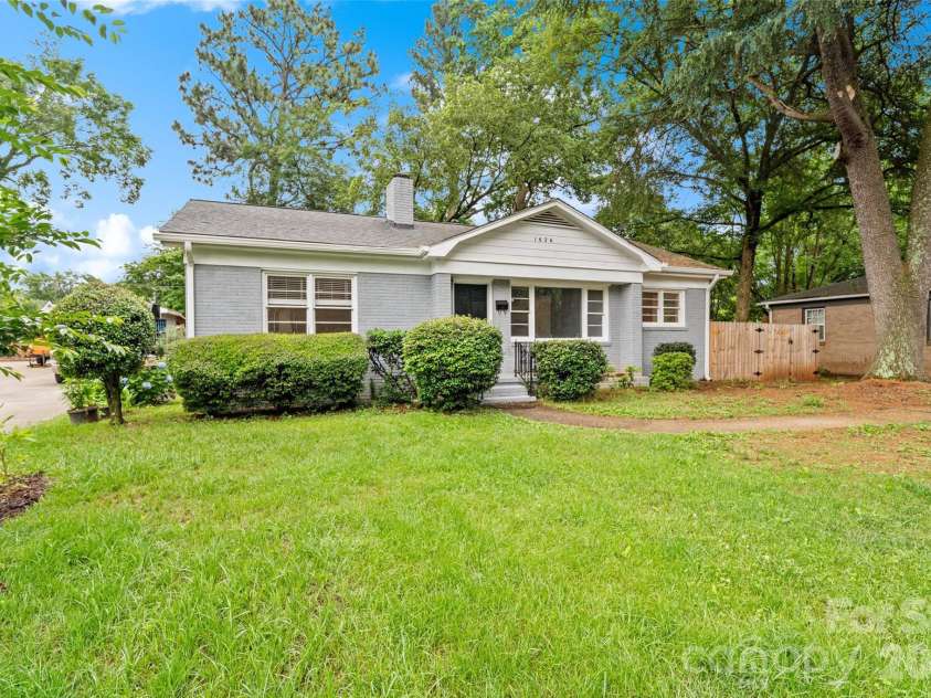 1626 Taylor Avenue, Charlotte, NC 28216.  MLS# CAR4387414, YatesRealty ID 26105. 