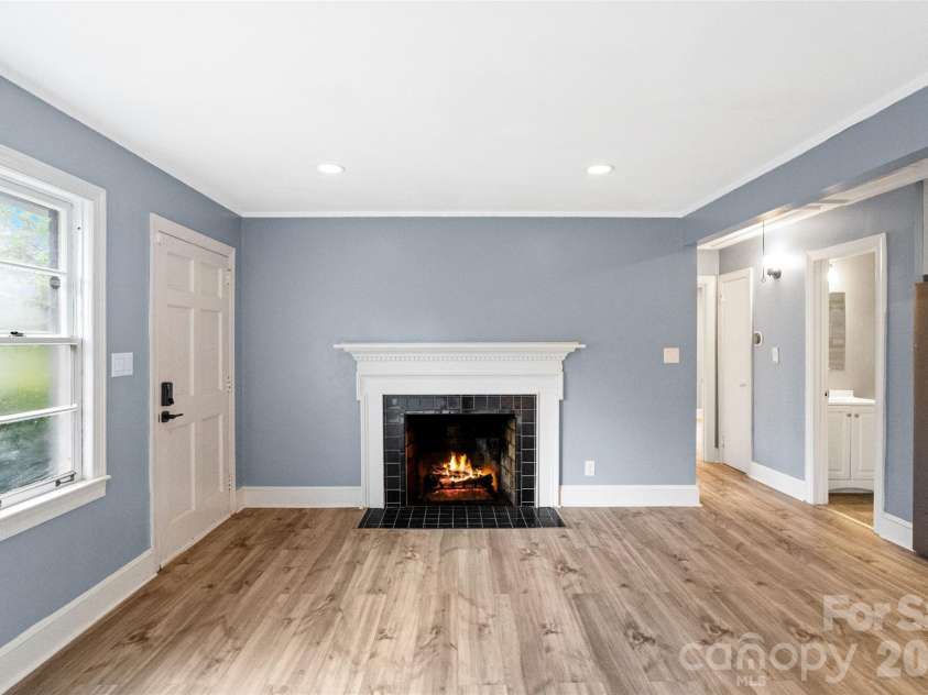 1626 Taylor Avenue, Charlotte, NC 28216.  MLS# CAR4387414, YatesRealty ID 26105. Living Room
