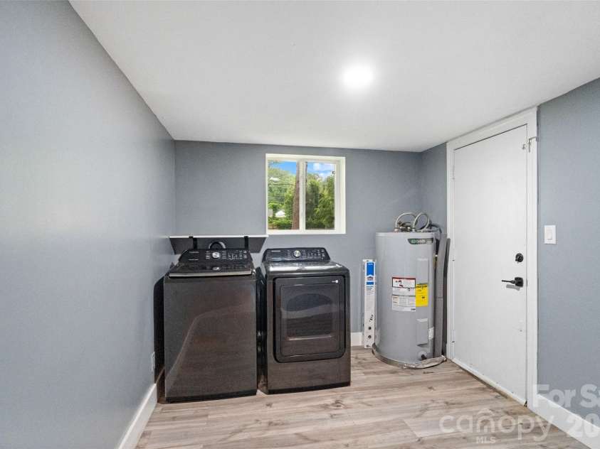 1626 Taylor Avenue, Charlotte, NC 28216.  MLS# CAR4387414, YatesRealty ID 26105. Mud/Utility/Laundry Room
