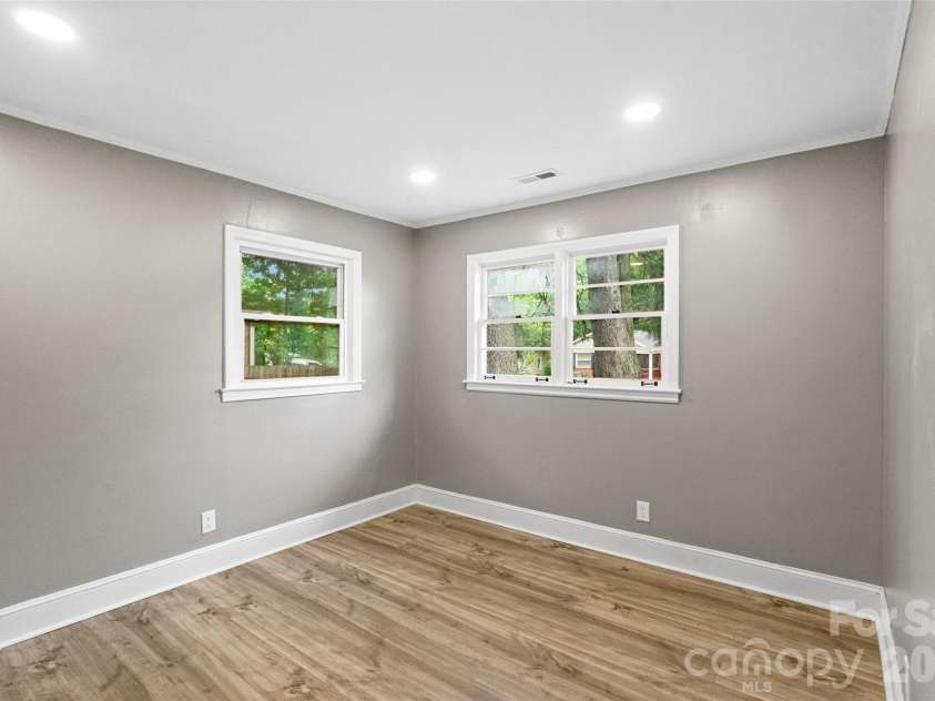 1626 Taylor Avenue, Charlotte, NC 28216.  MLS# CAR4387414, YatesRealty ID 26105. Primary Bedroom